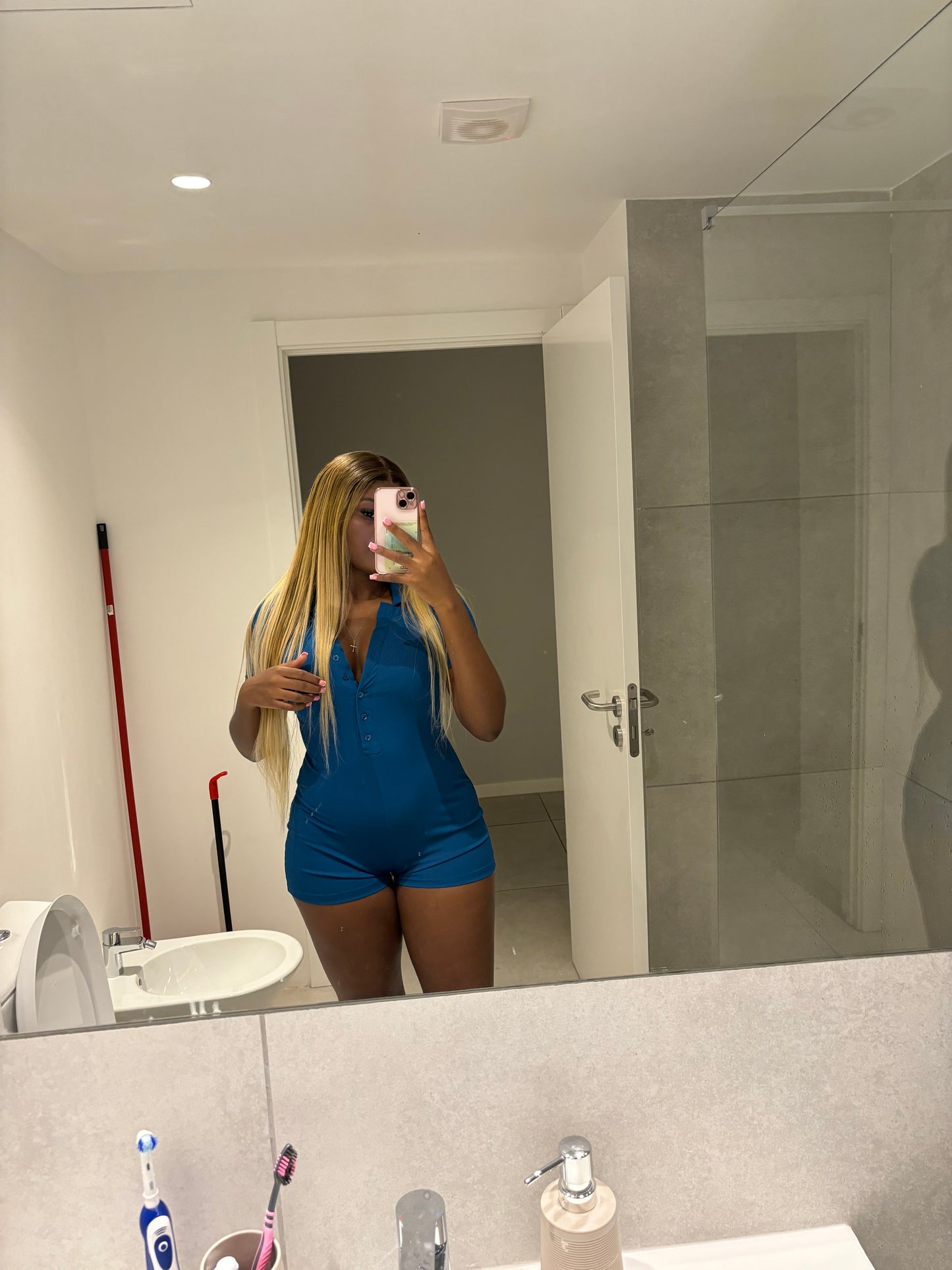 Luxe 613 Full Frontal Wig